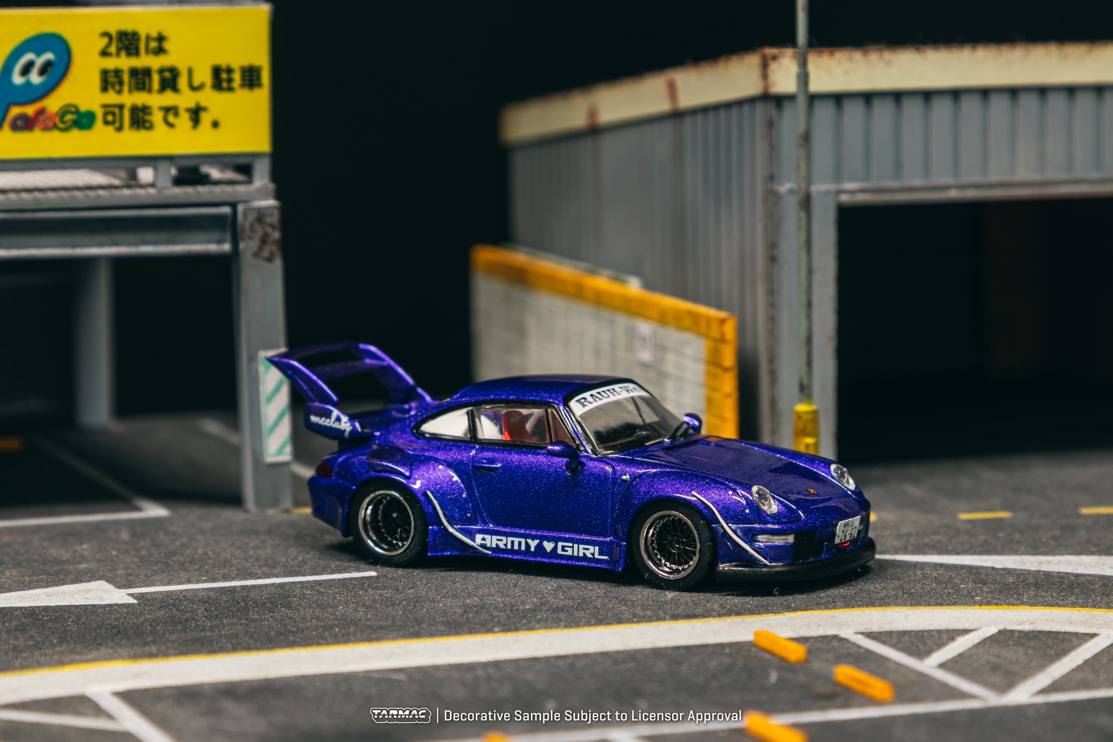 1/64 RWB 993 ARMY GIRL - Tarmac Works HOBBY64