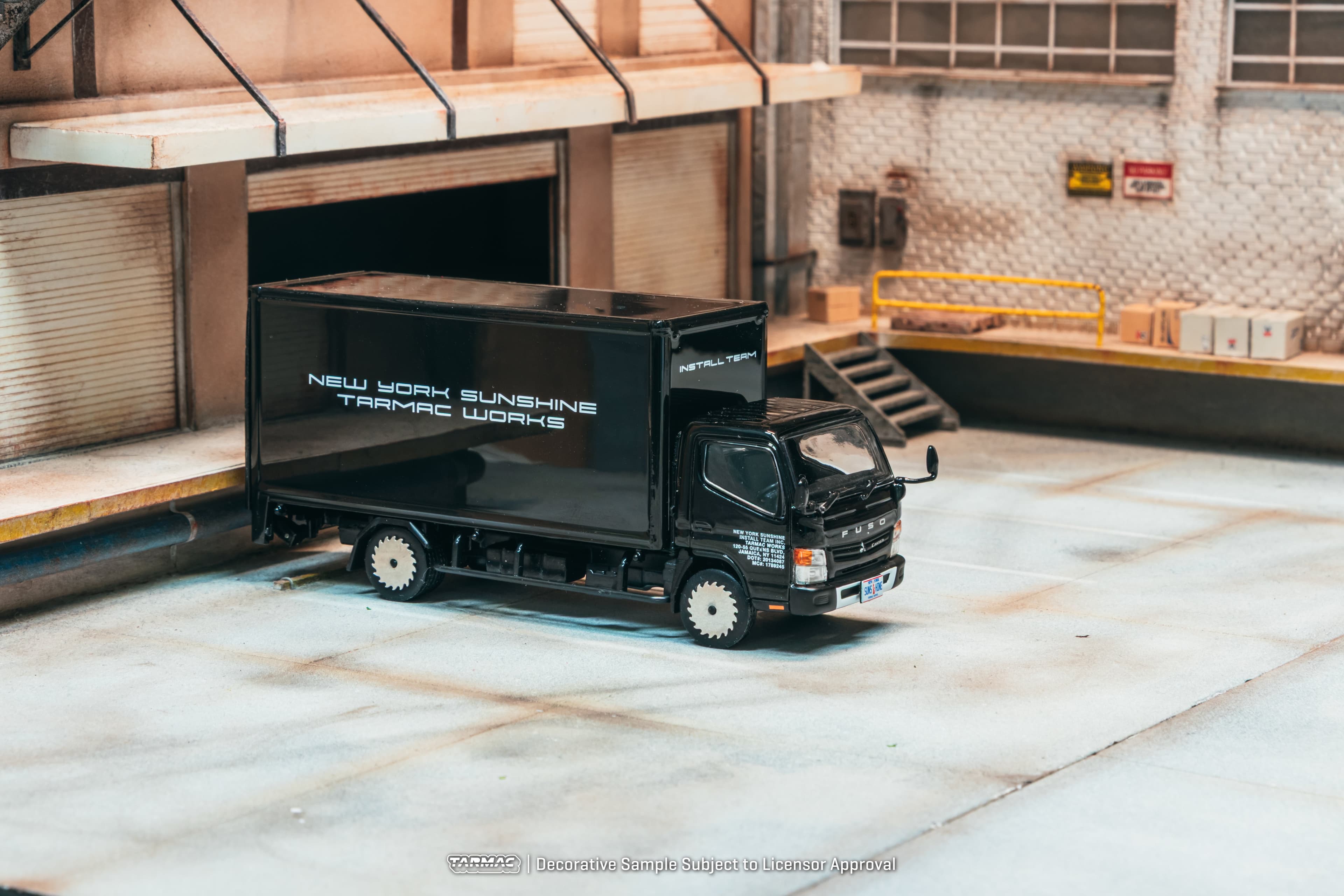 1/64 Mitsubishi Fuso Canter New York Sunshine - New York Sunshine Special Edition - Tarmac Works TRUCK64