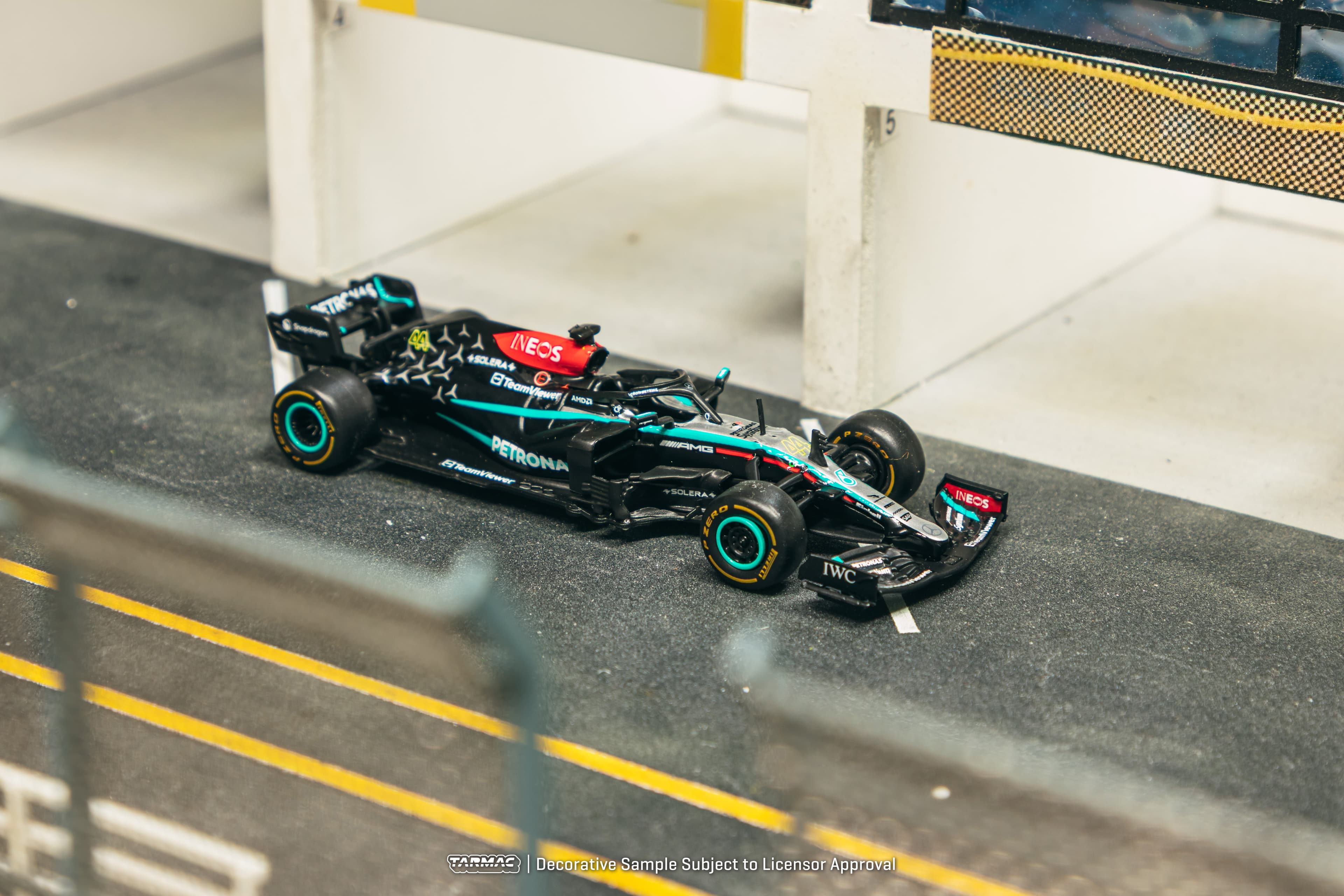 1/64 Mercedes-AMG F1 W12 E Performance New York Demo Run 2024 Lewis Hamilton - Tarmac Works X iXO Models GLOBAL64
