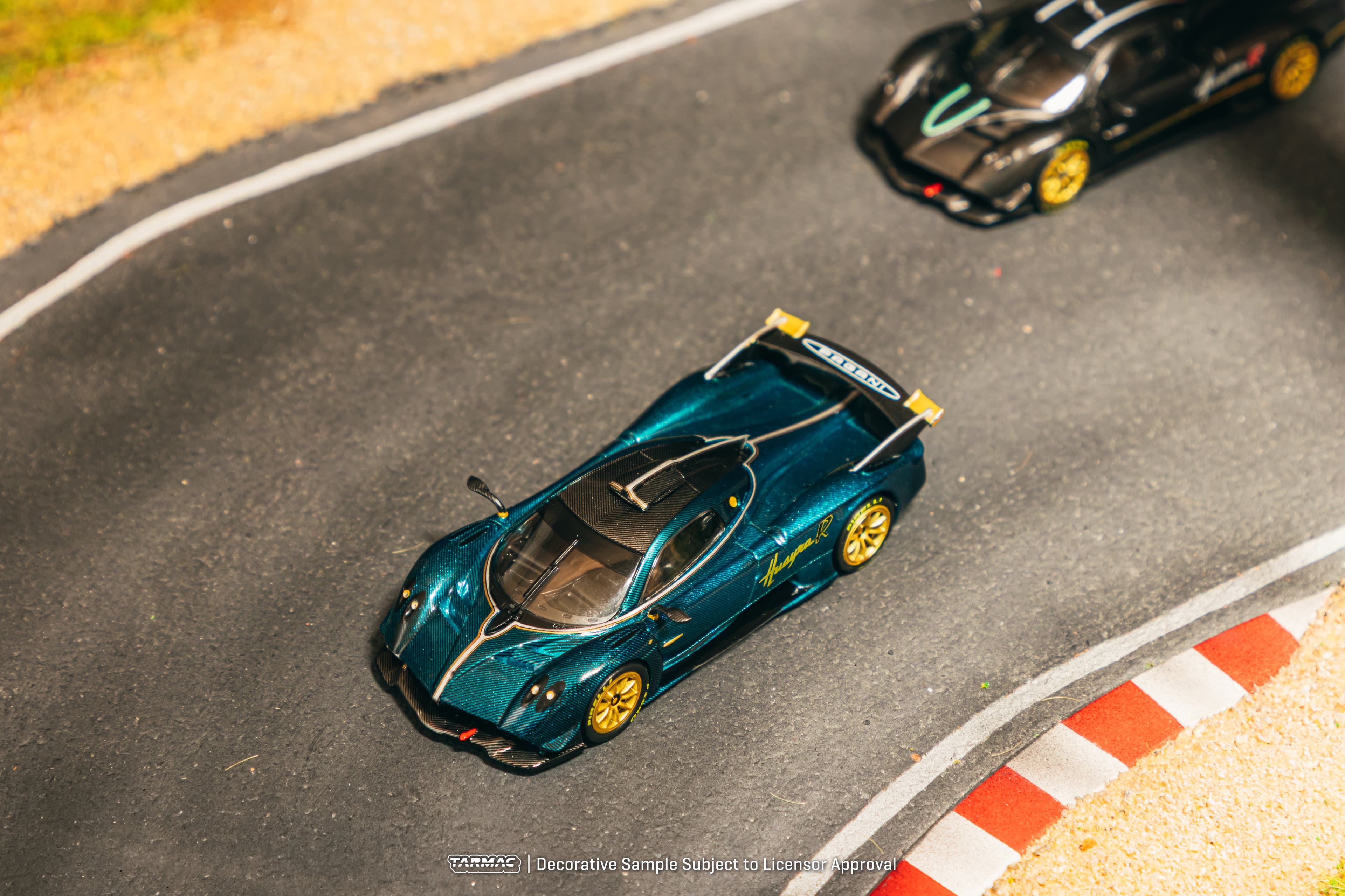 1/64 Pagani Huayra R Turquoise Carbon Fiber – USA Special Edition - Tarmac Works GLOBAL64