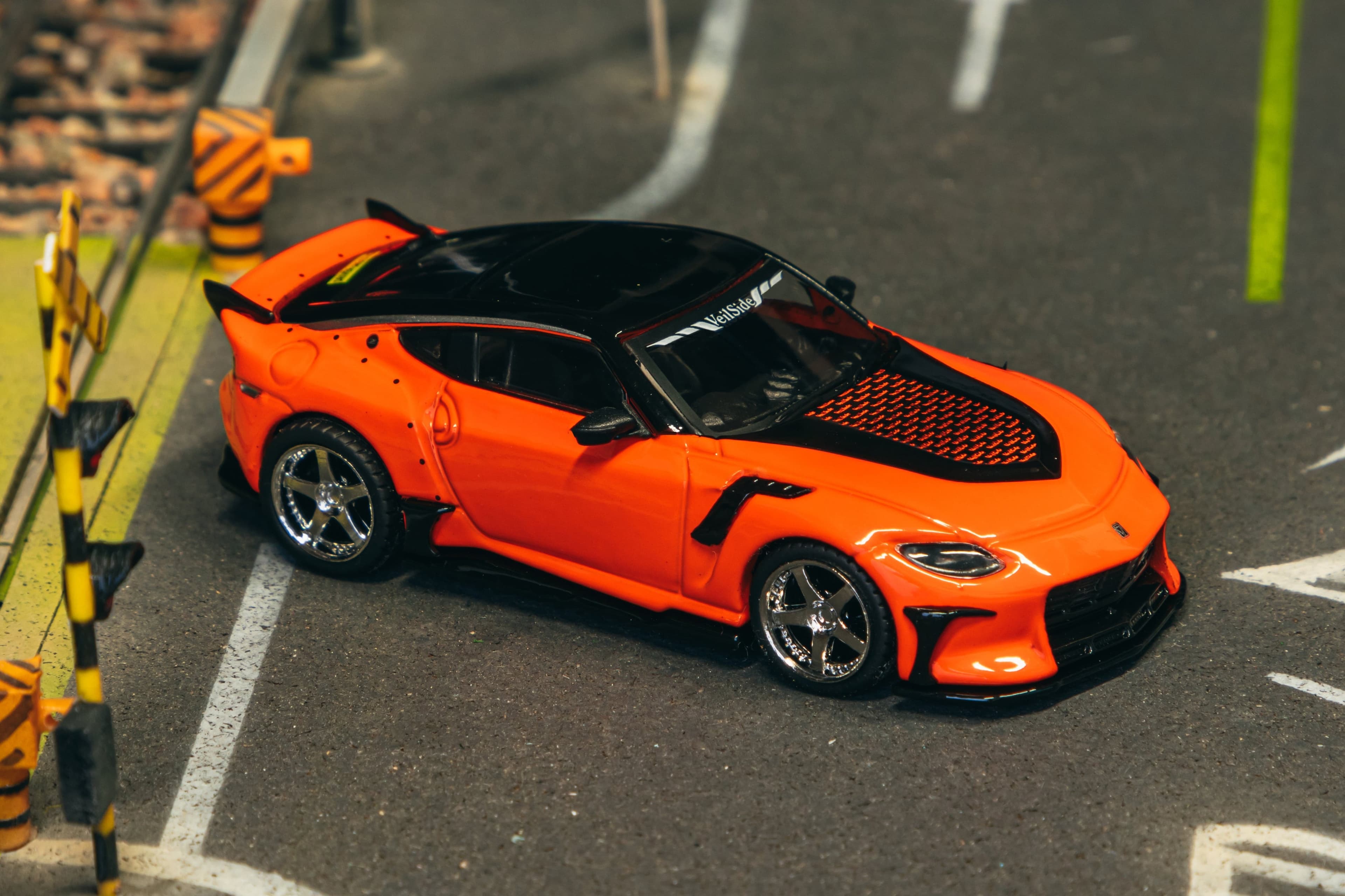 1/64 Nissan VeilSide FFZ400 Fairlady Z Orange - Tarmac Works GLOBAL64