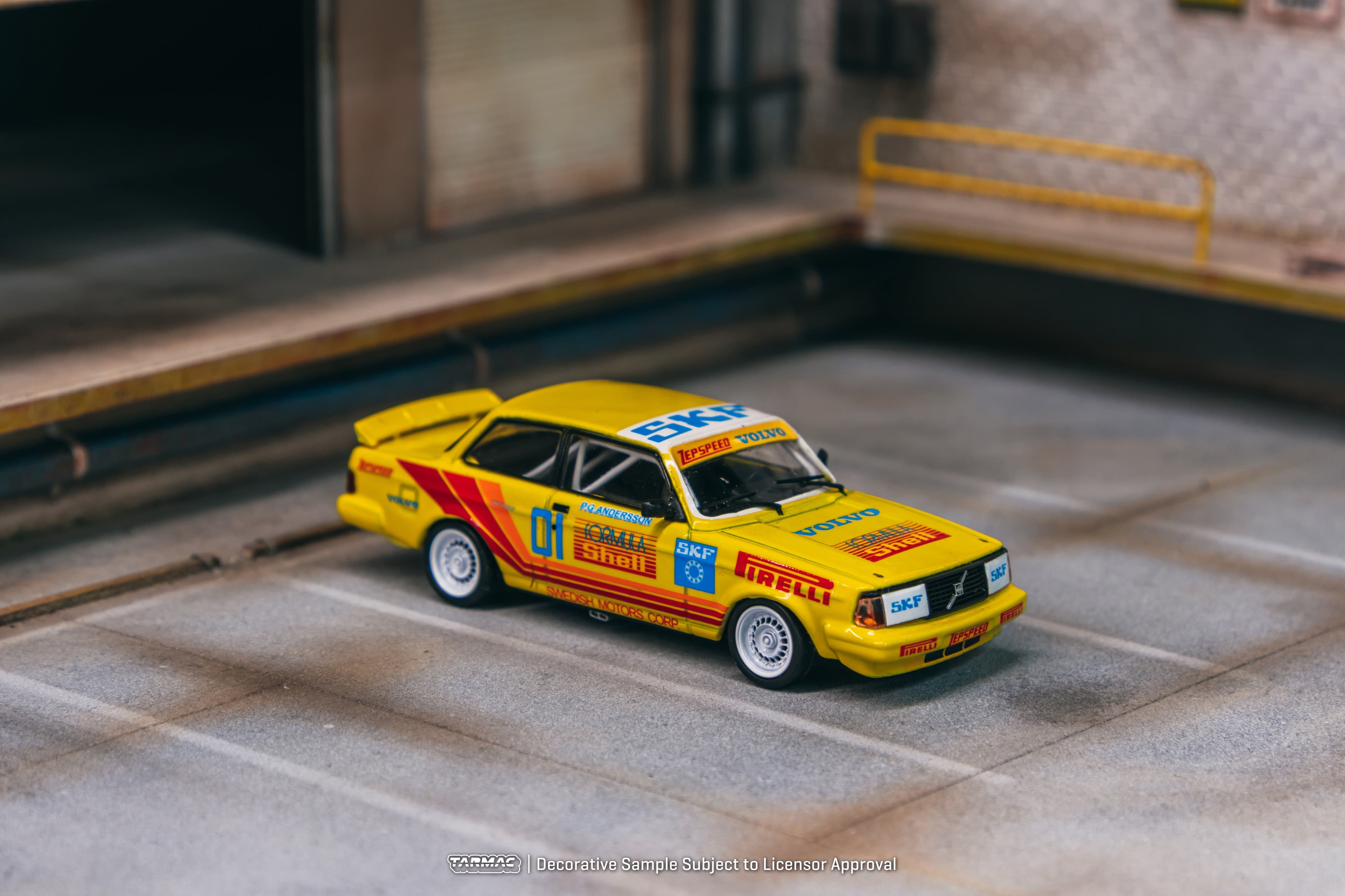 1/64 Volvo 240 Turbo Thai Group A Championship Bira Circuit Pattaya Winner 1988 #1 - Tarmac Works HOBBY64