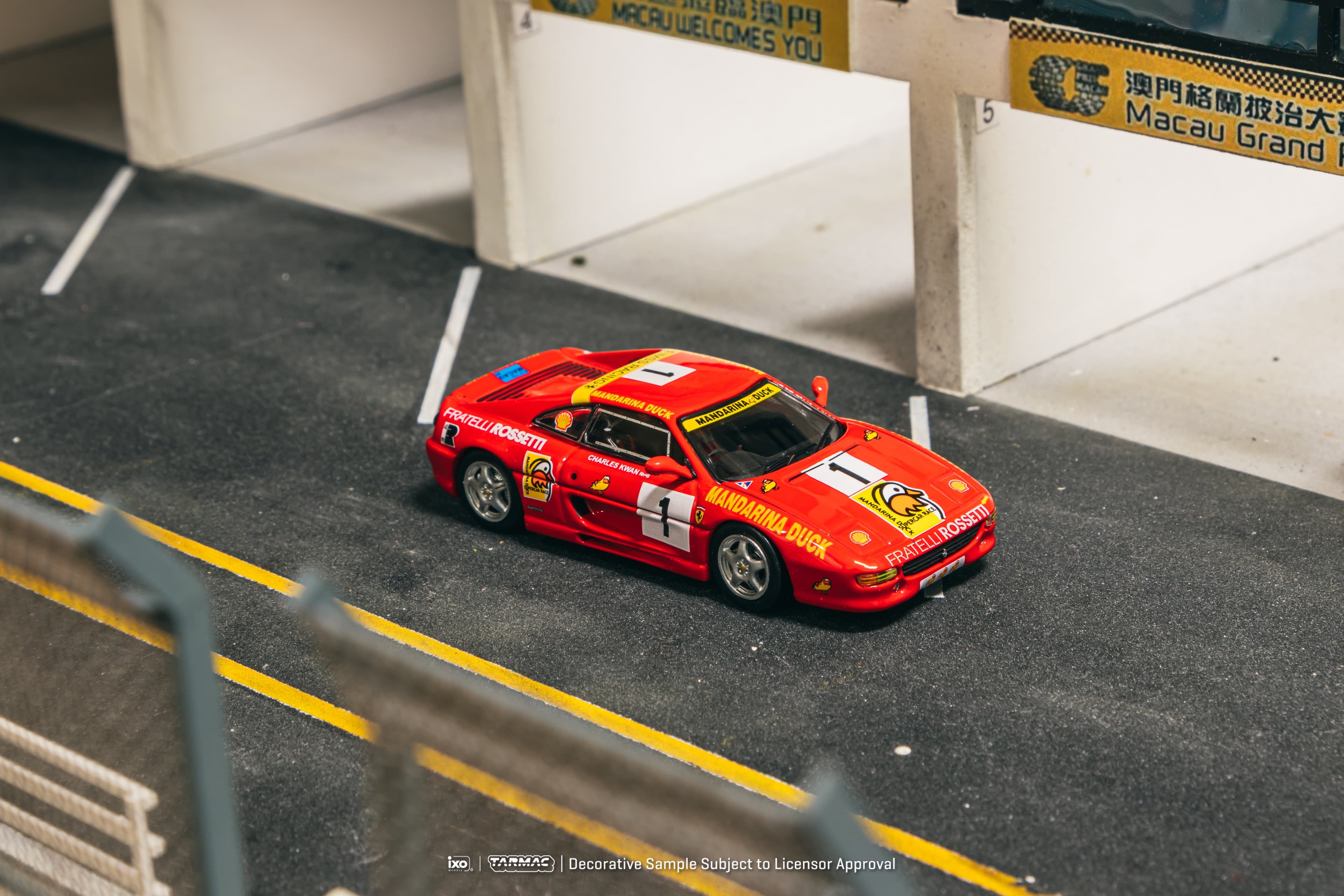 1/64 Ferrari F355 Challenge Macau Super Car Race 1994 Winner #01 Charles Kwan Special Edition - Tarmac Works X iXO Models HOBBY64