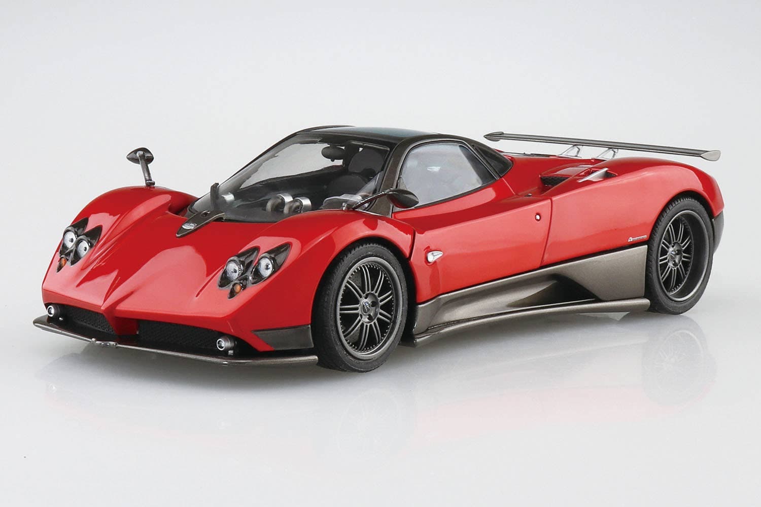 1/24 '05 PAGANI Zonda F