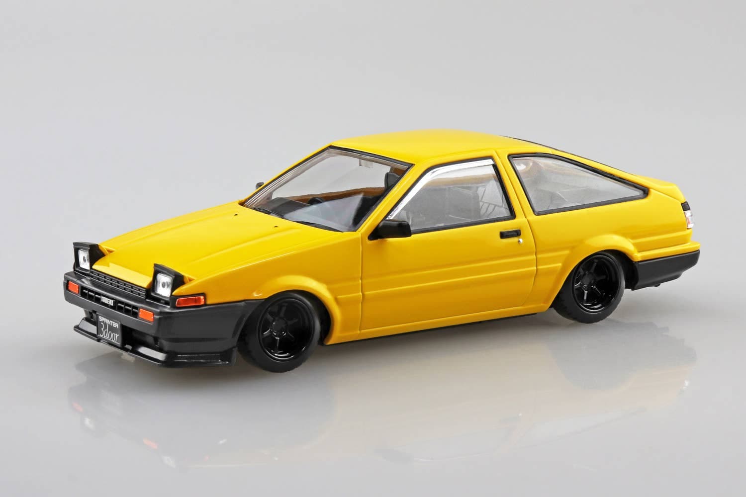 1/32 Toyota Sprinter Trueno Custom (Yellow)