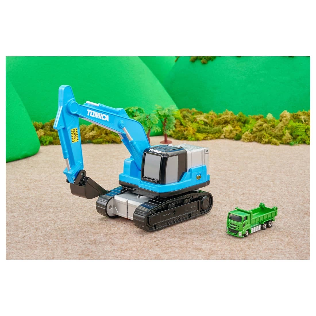 Tomica Vehicle Town Transforming Excavator (with Tomica car)