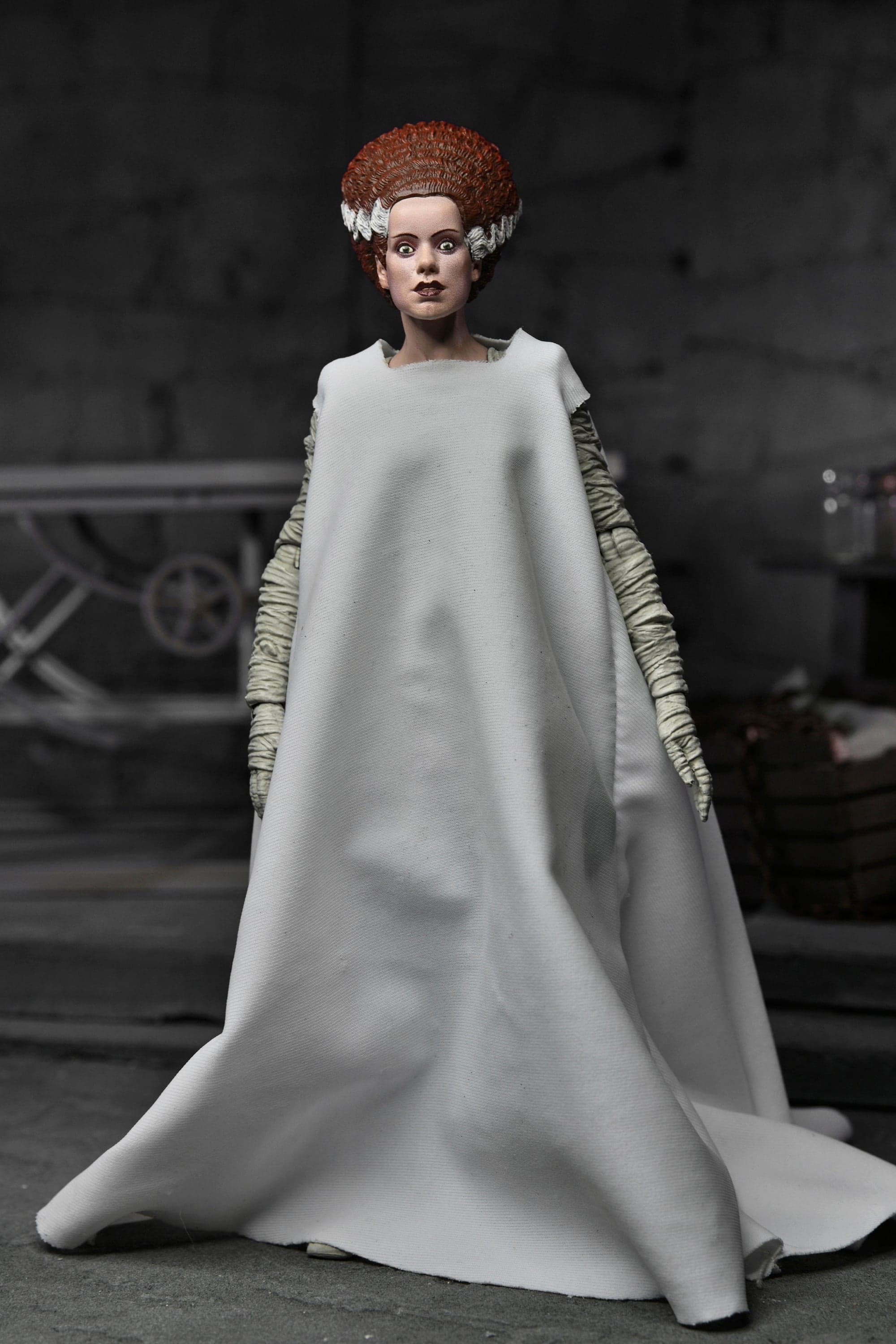 Universal Monsters - Ultimate The Bride of Frankenstein 7” Scale Action Figure (Color)