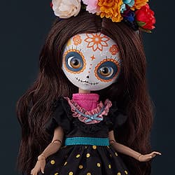 Harmonia bloom Seasonal Doll Gabriela