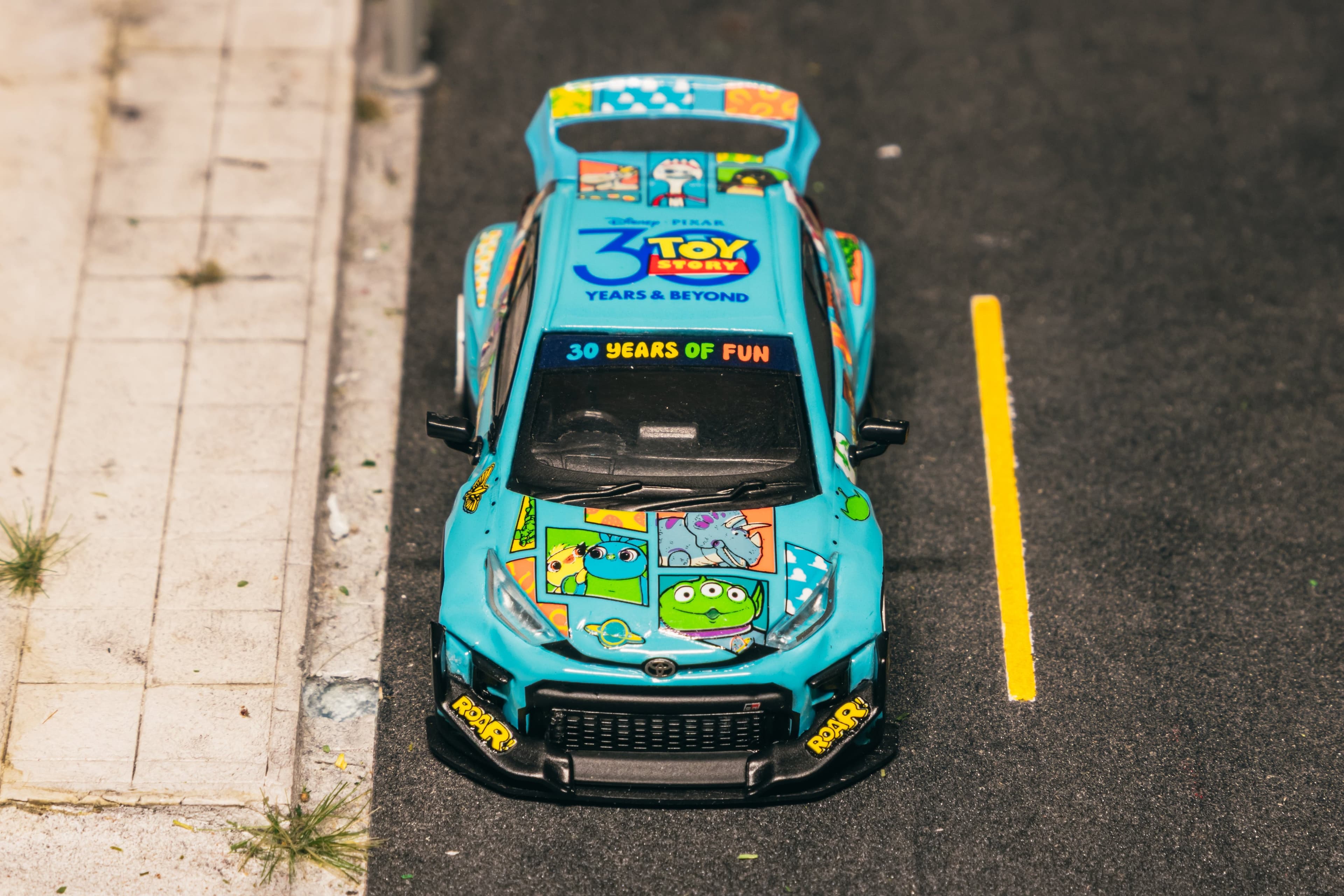 1/64 Pandem Toyota GR Yaris Toy Story - 30th Anniversary with Tarmac Cards - Tarmac Works HOBBY64