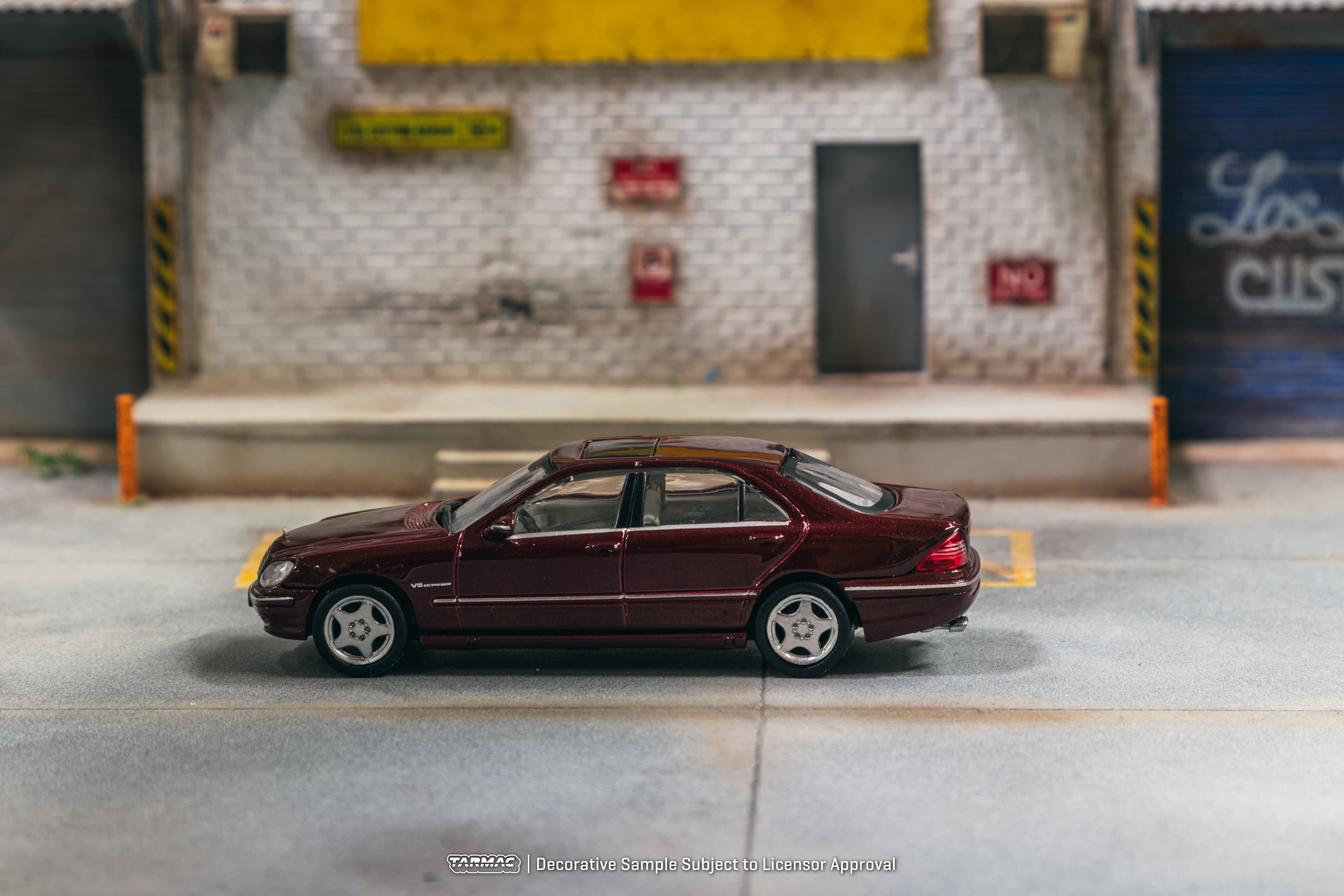 1/64 Mercedes-Benz S 55 AMG Bordeaux Red Metallic - Tarmac Works GLOBAL64