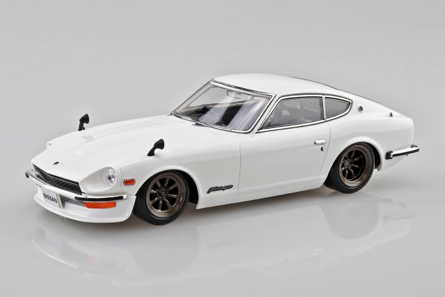 1/32 Nissan S30 Fairlady Z Custom (White)